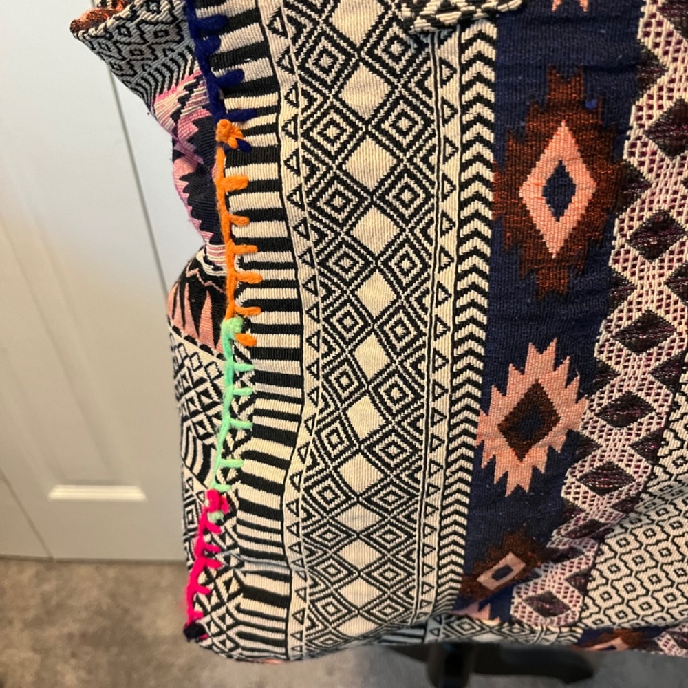 Street Level Multicolor Patterned Tote Bag - Picture 5 of 12